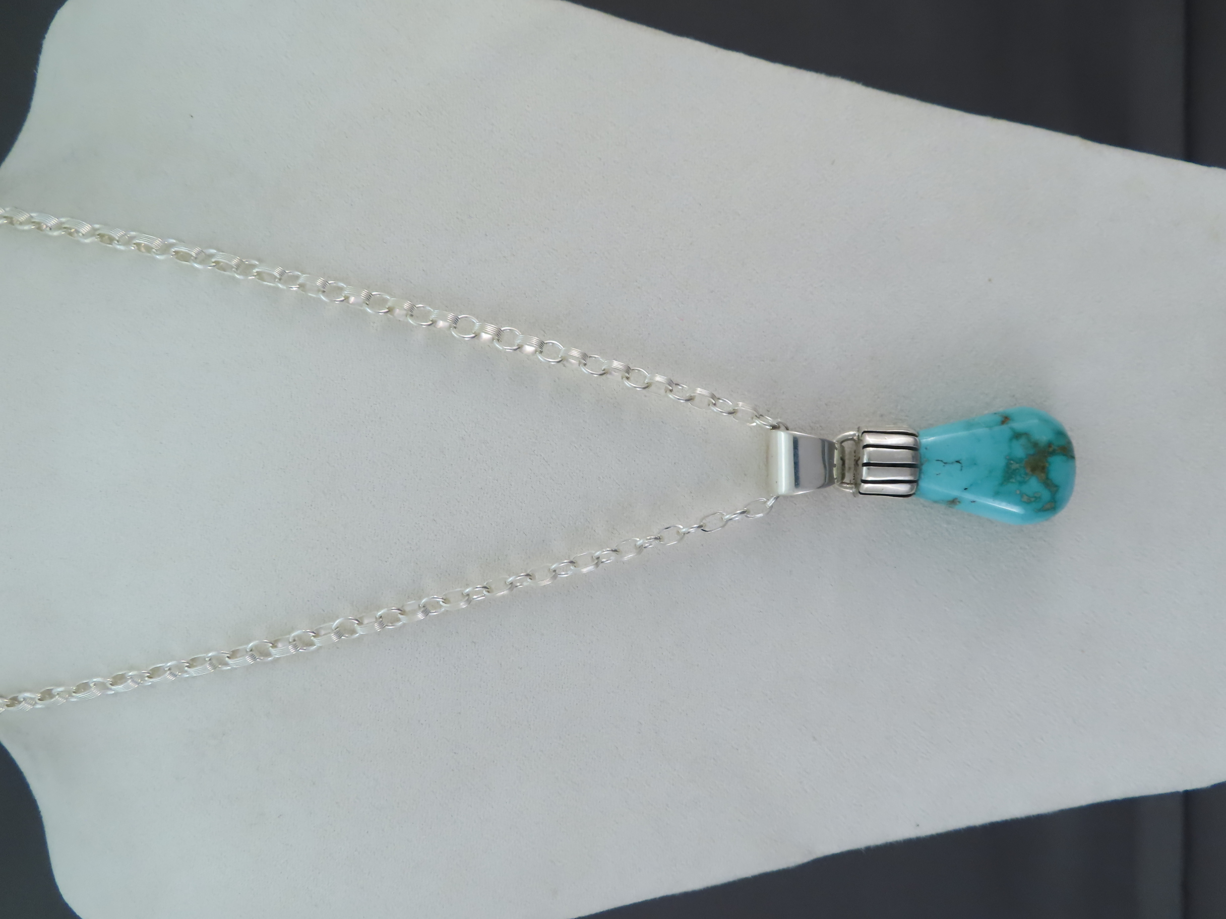 Pendant Necklace with Fox Turquoise