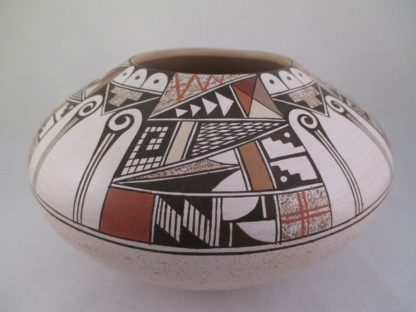 Rainy Naha Hopi Pottery