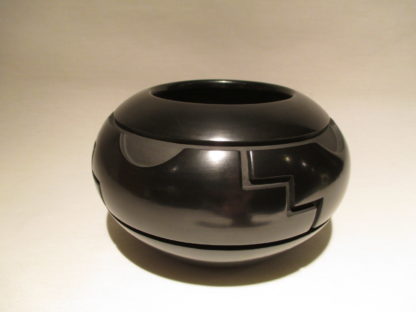 Jeff Roller Santa Clara Pueblo Pottery – Small Carved Bowl