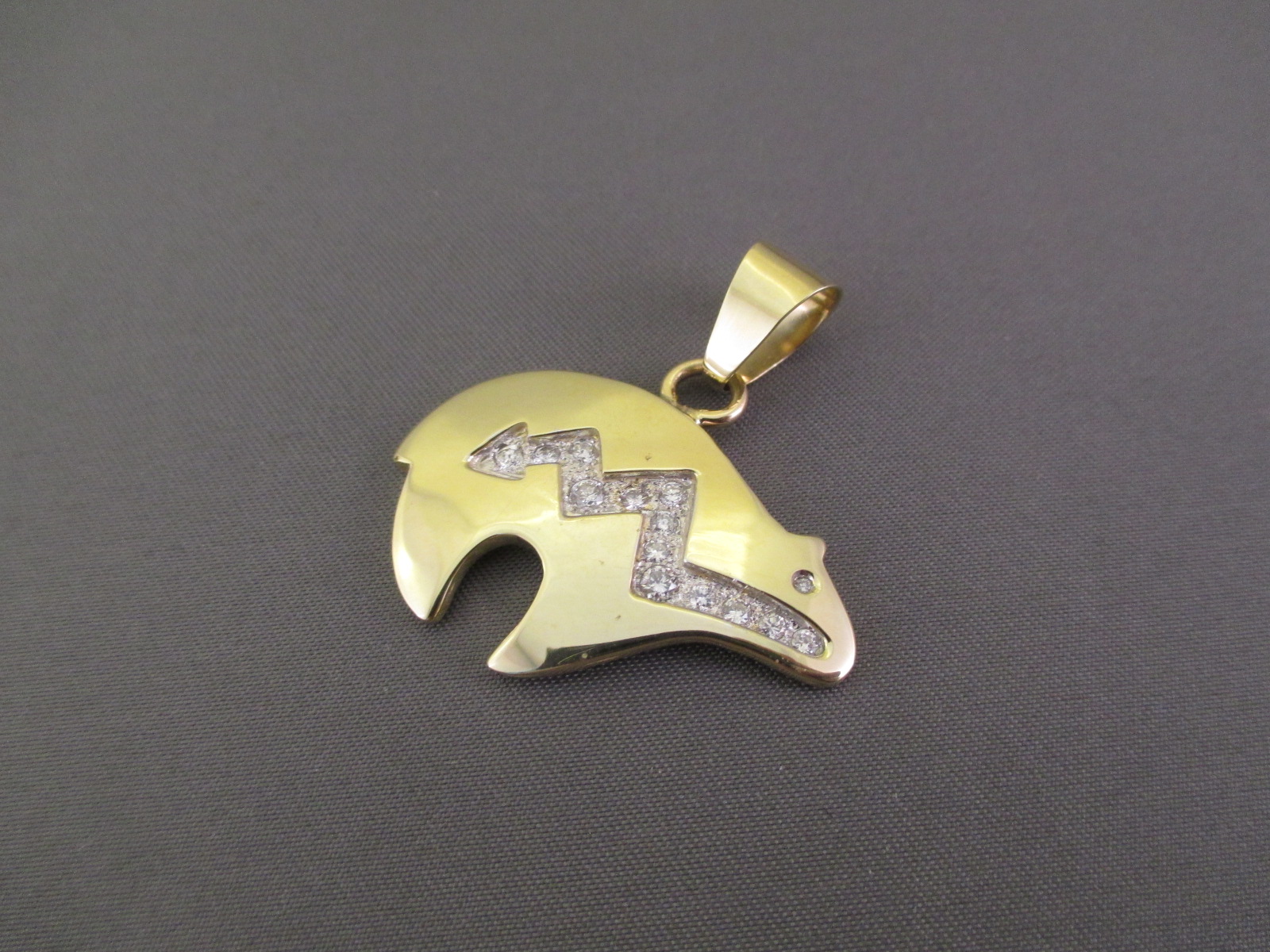 Dina Huntinghorse ‘Bear’ Pendant – 14kt Gold & Diamonds