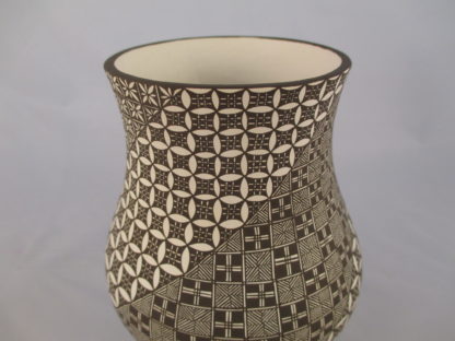 Pottery by Daniel Lucario – Acoma Pueblo