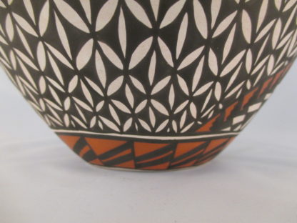 Acoma Pueblo Pottery Jar by Sandra Victorino (Large)