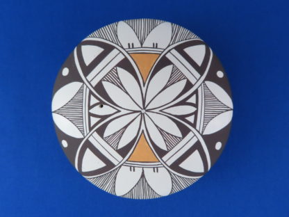 Smaller Acoma Seed Pot Pottery by Shaylene Chino